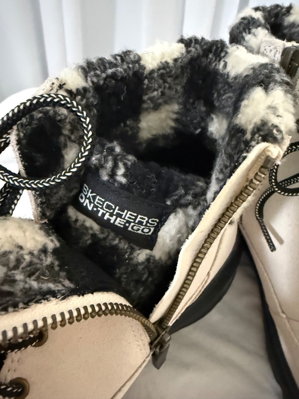 Skechers On-The-Go Glacial Ultra Suede Hiker Boots Cream 7.5 NWOT - Picture 7 of 16
